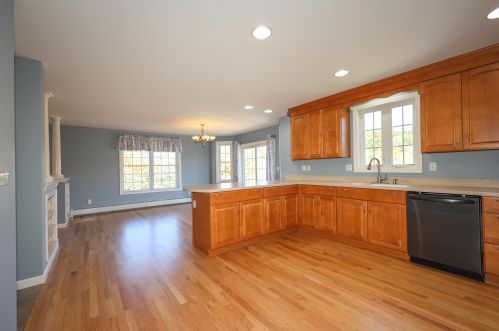 8 Graham Rd, Concord NH 03301-6900 exterior