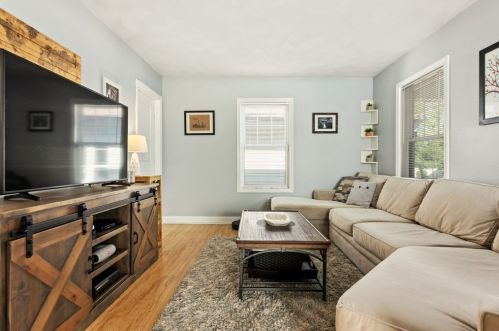 9 Glendale Ave, Peabody MA 01960-6550 exterior