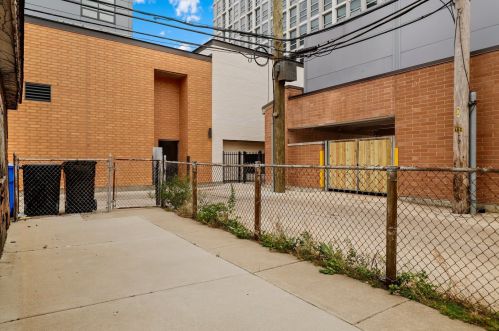 6417 Magnolia Ave, Chicago IL 60626-5306 exterior