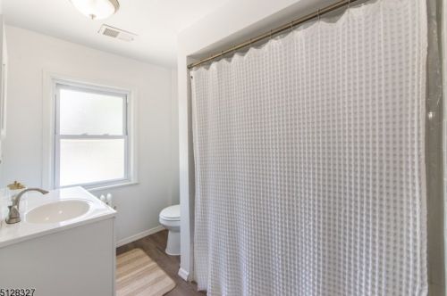 30 Randolph Pl, Town Center NJ  07052-4808 exterior