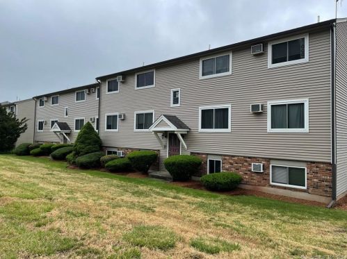 63 Evergreene, Wallingford CT 06492-2976 exterior