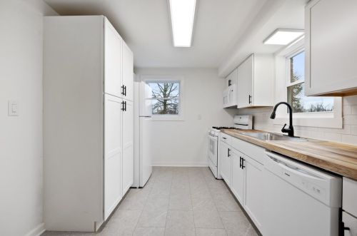 1307 Jefferson Heights Rd, Pittsburgh PA  15235-4807 exterior