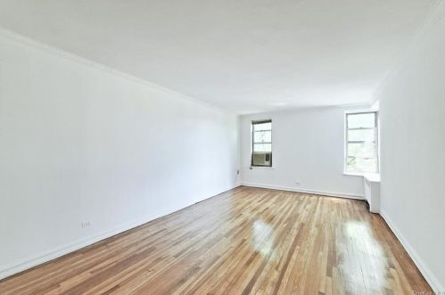 511 232nd St, Bronx, NY 10463-3530