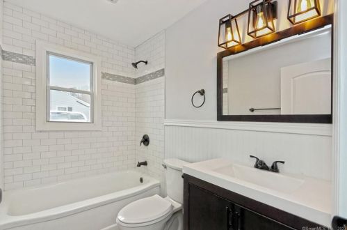 46 Cooper Ave, Wallingford CT  06492-3956 exterior