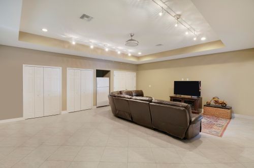 4904 Palmetto Dr, Fort Pierce FL 34982-3222 exterior