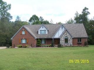 255 California Ln, Cleveland, TN 37311-8427