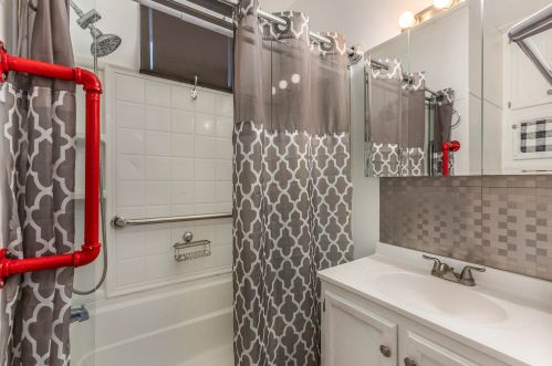 116 32nd St, Grand Rapids MI 49512-1774 exterior