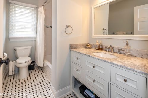 64 Poplar Ave, Red Bank NJ exterior