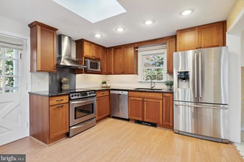 9 War Admiral Ln, Media PA 19063-5224 exterior