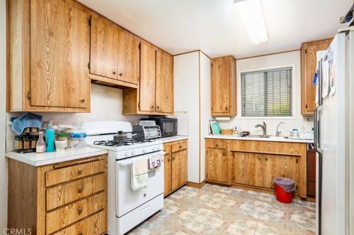 801 Courtney Ave, Fullerton CA 92833-4419 exterior