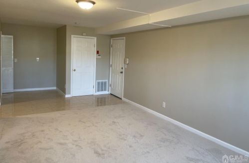 231 College Dr, Edison NJ 08817-5935 exterior