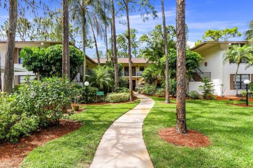 1765 Courtyard Way, Naples, FL 34112-9307