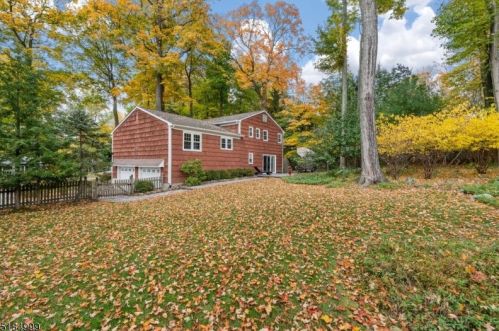 14 Stonehedge Ter, Sparta NJ 07871-1309 exterior