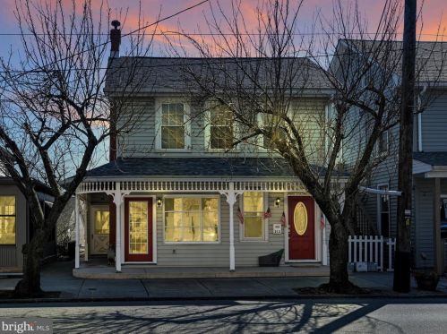 213 Main St, Hummelstown PA  17036-1716 exterior