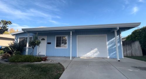 841 School St, Folsom, CA 95630-2819