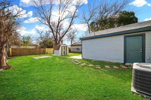 2850 Fls Dr, Dallas TX 75211-9008 exterior