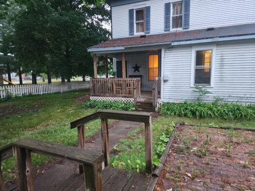 206 Michigan Ave, Dowagiac MI 49047-1908 exterior