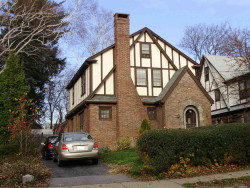 79 Washington St, Newton, MA 02458-2248