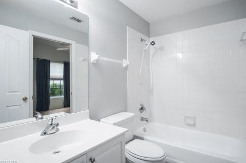 5454 Whitten Dr, Naples FL 34104-5302 exterior