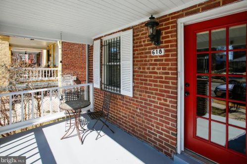 618 Farragut Pl, Washington, DC 20017-2361