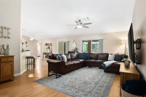 4585 10th St, Naples, FL 34120-4415