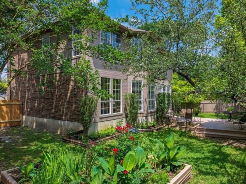 3900 Dominion Cv, Austin TX 78759-7300 exterior