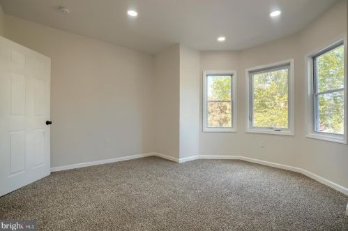 330 Oak St, Pottstown PA  19464-5357 exterior