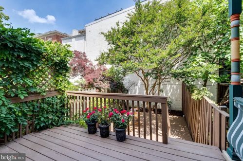 145 U St, Washington DC 20001-2338 exterior