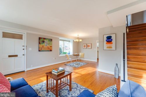 2406 Dearing St, Alexandria VA 22302-1806 exterior