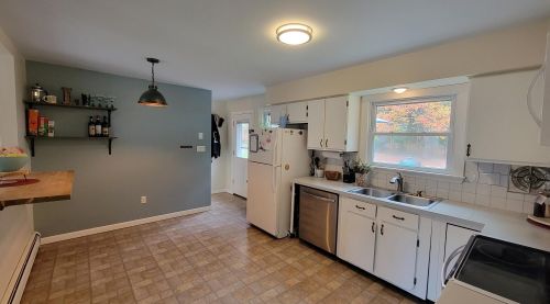 9 Forest Ln, Concord NH  03303-2419 exterior