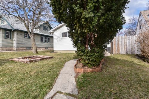 7119 Beloit Rd, Milwaukee WI 53219-1963 exterior