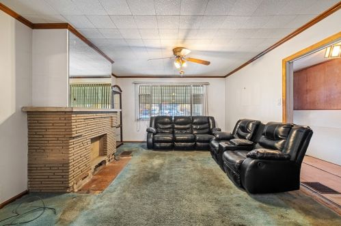 1828 Middle St, Pittsburgh PA 15215-2719 exterior