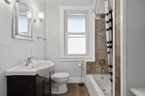 1512 Edgewood Ave, Moon Twp PA 15108-2101 exterior