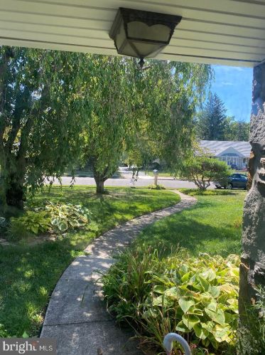 3790 Burns Rd, Huntingdon Valley, PA 19006-3011