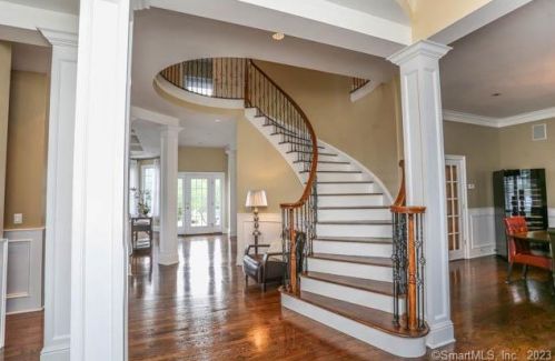 285 North St, Ridgefield CT  06877-2512 exterior