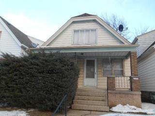 2920 7th St, Milwaukee, WI 53215-3930