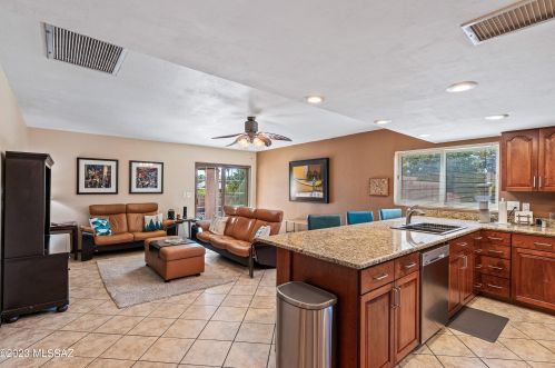 8834 27 St, Tucson AZ 85711-5609 exterior