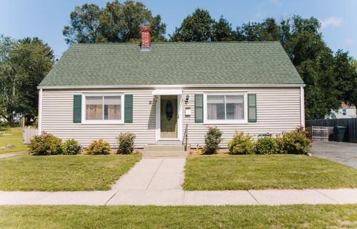 1390 Roosevelt Ave, Springfield, MA 01109-2420