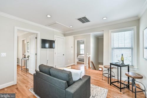 407 Raymond Ave, Alexandria VA 22301-1039 exterior