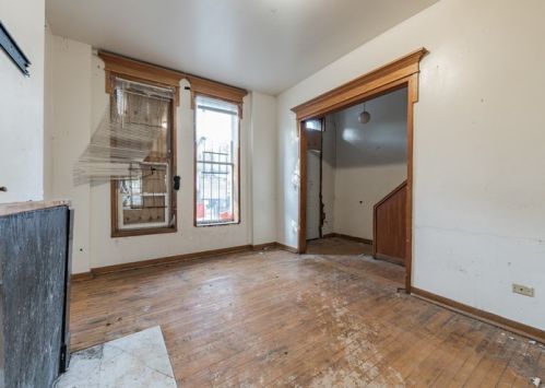 2452 Lexington St, Chicago IL 60612-3428 exterior