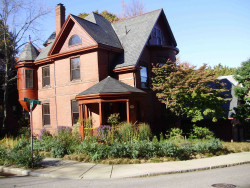 1 Billings Park, Newton, MA 02458-2013