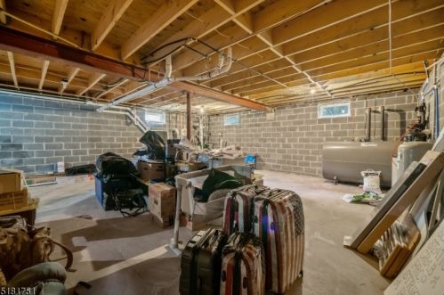 17 Shr Lk Owassa Rd, Fredon NJ 07860-4802 exterior