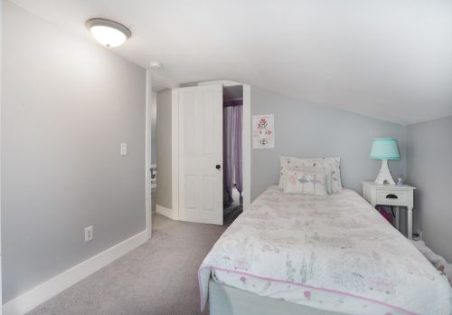 832 Elmwood St, Kalamazoo MI 49007-3236 exterior