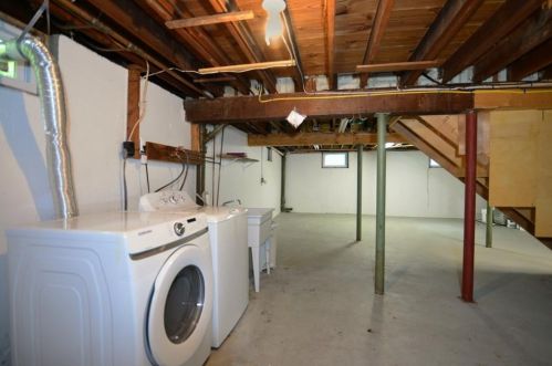 41 4th St, Providence RI 02906-3756 exterior