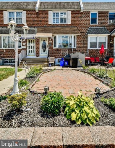 8611 Jackson St, Philadelphia, PA 19136-2107