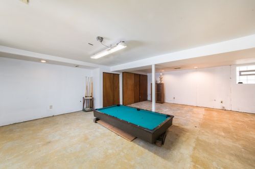 4815 Moody Ave, Chicago IL 60630-2909 exterior