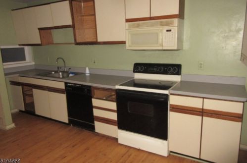 17 Tranquility Rd, Andover NJ 07821-4533 exterior