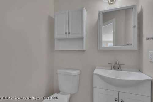 33 Jefferson Ct, Jackson Twp NJ  08527-5159 exterior