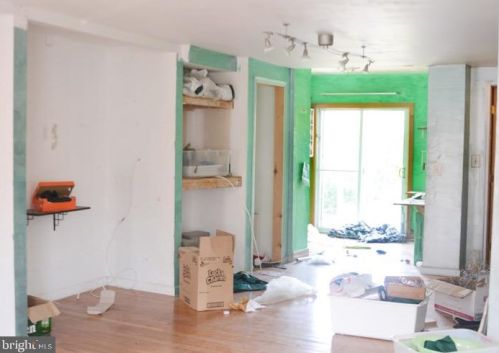 2029 Ellsworth St, Philadelphia PA 19146-3010 exterior