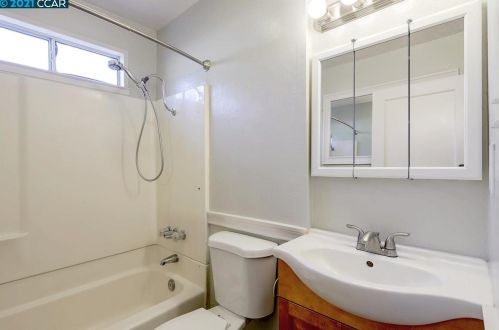 2704 Crescent Dr, Concord CA 94520-1919 exterior